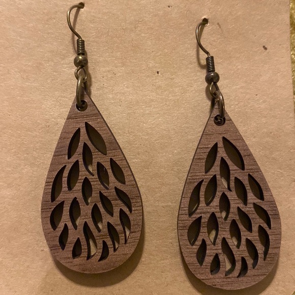 Boho Wooden Leaf Earrings - Picture 2 of 3